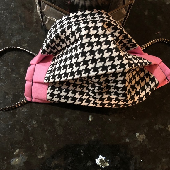 Women’s Face Mask - Picture 6 of 9